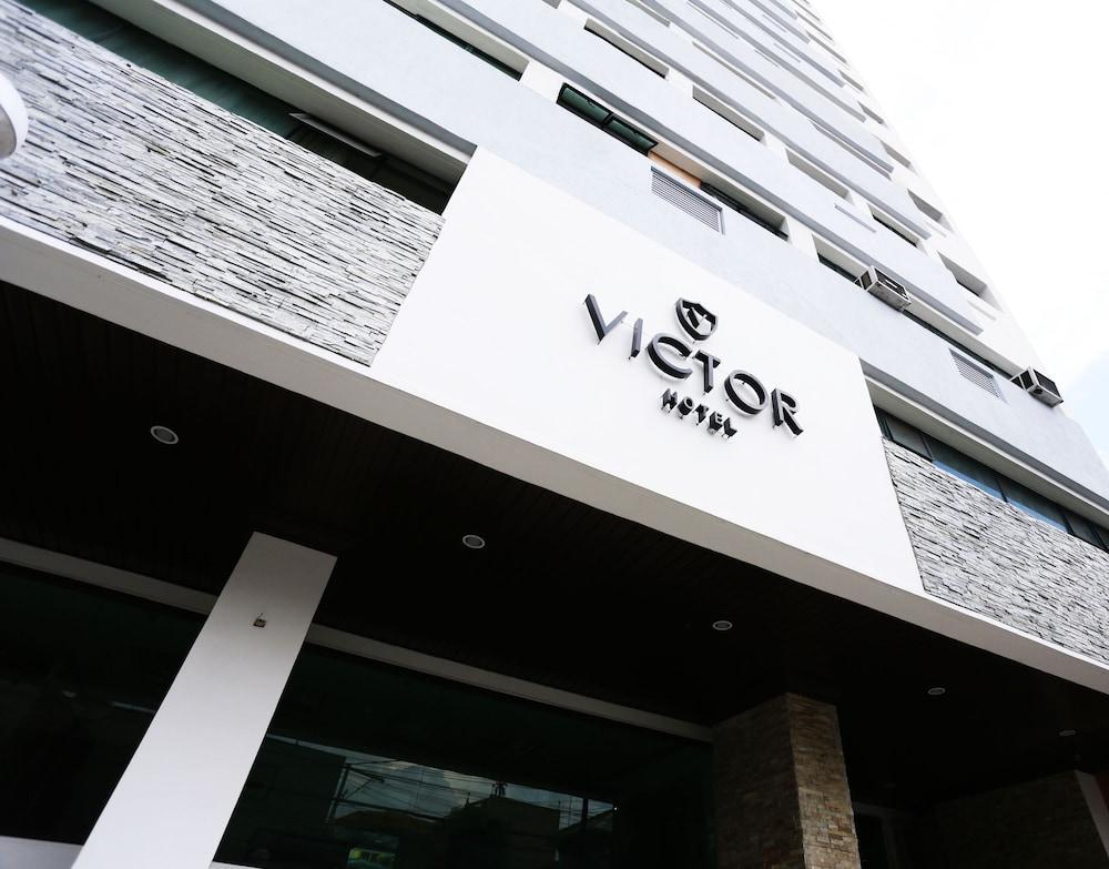 The Victor Hotel Макати Экстерьер фото