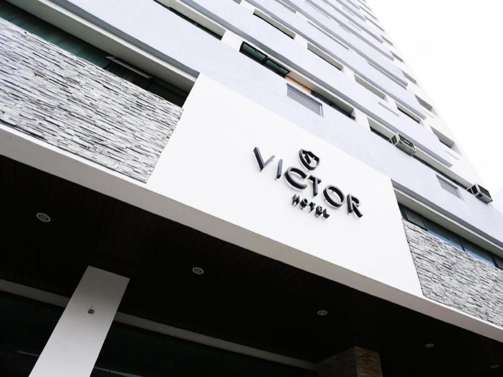 The Victor Hotel Макати Экстерьер фото